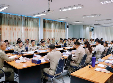 การประชุมขับเคลื่อนการปฏิบัติงานตามระบบการส่งเสริมสหกรณ์และกลุ่มเกษตรกร ประจำเดือนมกราคม 2568 ของสำนักงานสหกรณ์จังหวัดนครศรีธรรมราช โดยระเบียบวาระก่อนการประชุม ได้มอบเกียรติบัตร โครงการโรงเรียนผู้ตรวจการสหกรณ์ หลักสูตร &quot; ผู้ตรวจการสหกรณ์ระดับกลาง&quot; และโคร ... พารามิเตอร์รูปภาพ 8